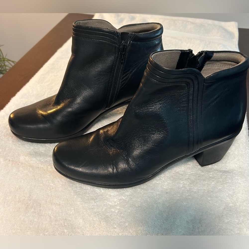 Naturalizer Elisabeth Leather Booties